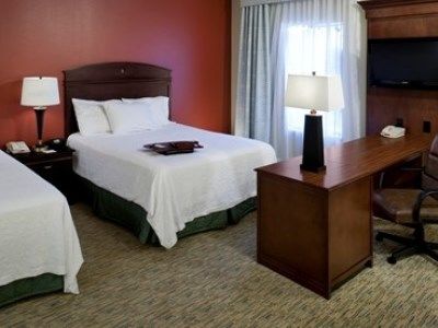 Hampton & Hotel